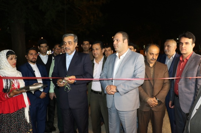 نمایشگاه ضیافت خوبان و شب های روشن لاهیجان گشایش یافت